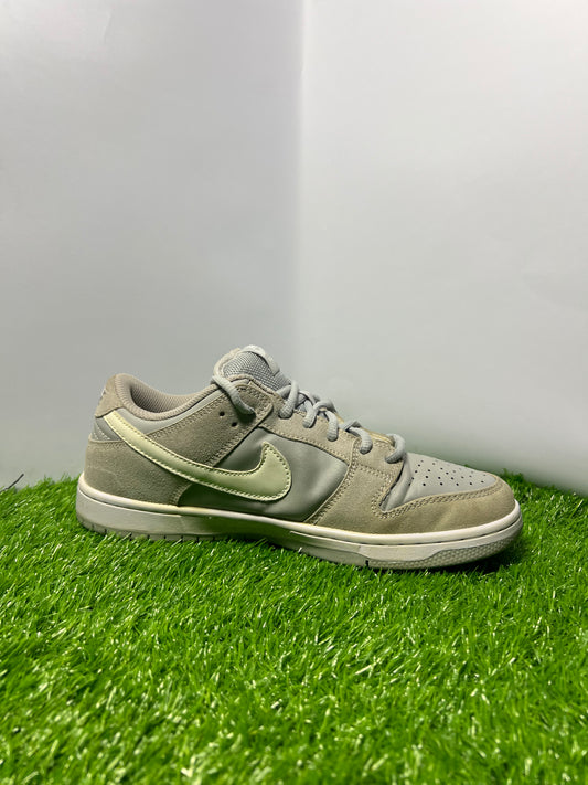 NIKE SB Dunk Low Pro